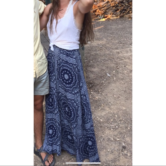 Forever 21 Dresses & Skirts - forever 21 blue bandana maxi skirt